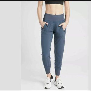 Athleta Distance Jogger in Dobby